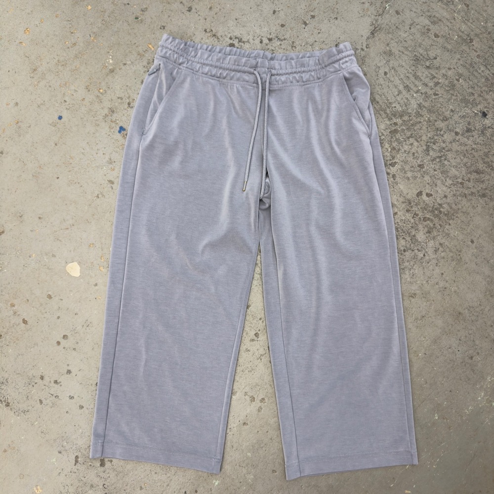 Athleta Seasoft Mid Rise Straight Crop Grey Pants Large Athleisure Loungewear
